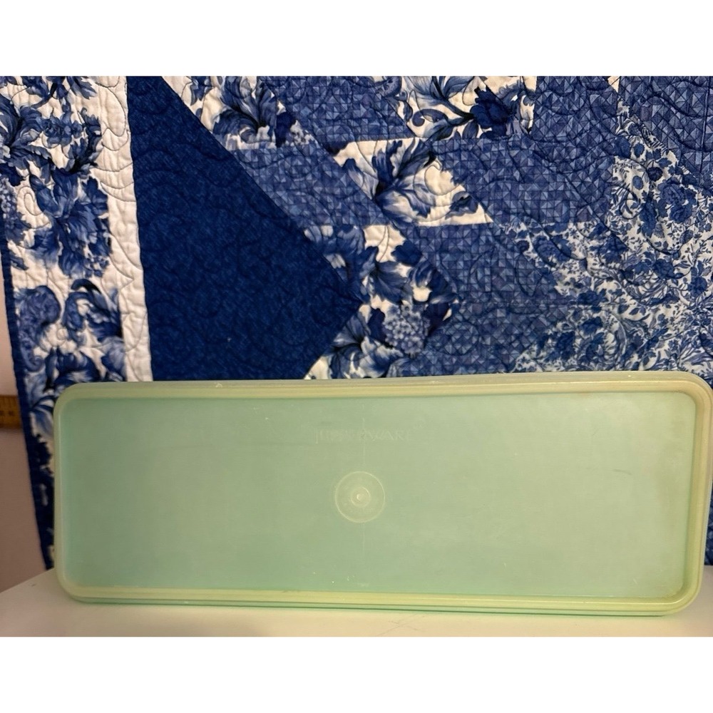 Vintage Tupperware Celery Keeper Jadeite Green Vegetable Container with Lid 892